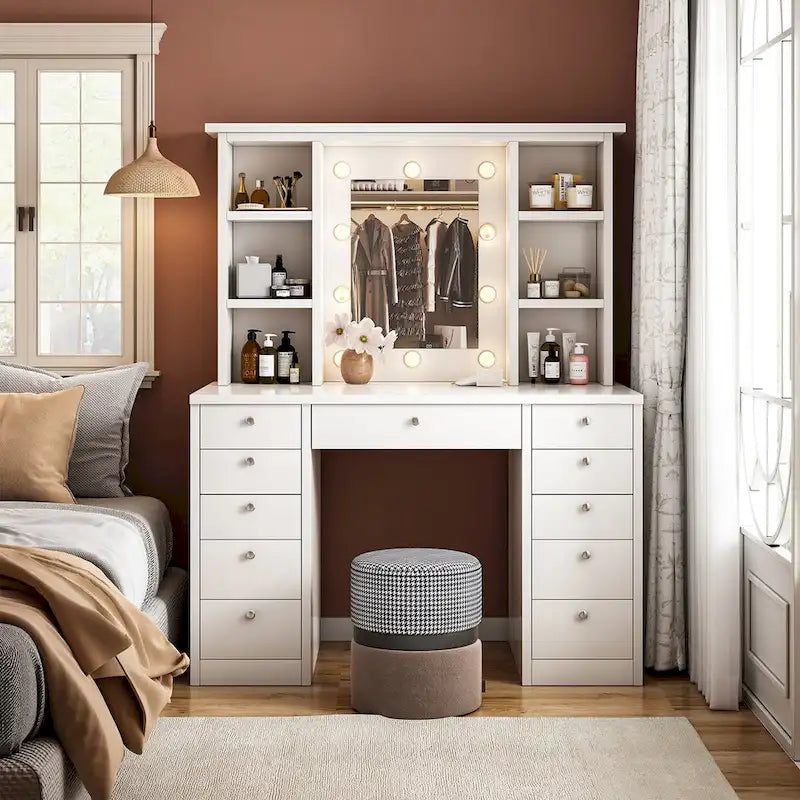 Coiffeuse avec miroir, tiroirs et étagères