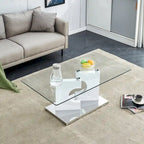 Une table basse rectangulaire moderne et tendance avec un plateau en verre trempé et des pieds en MDF blanc
